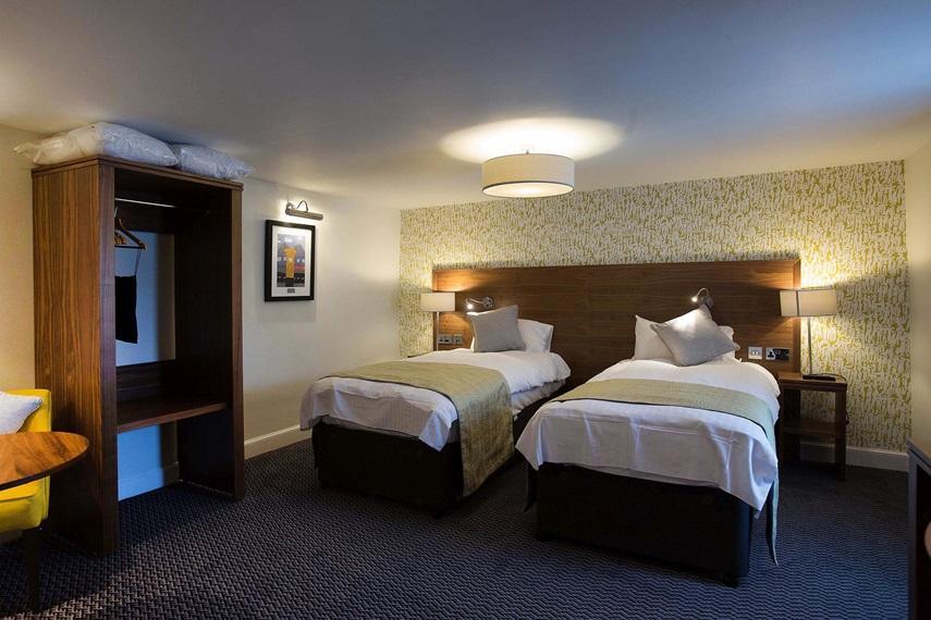The Cross Keys Hotel Peebles Kültér fotó
